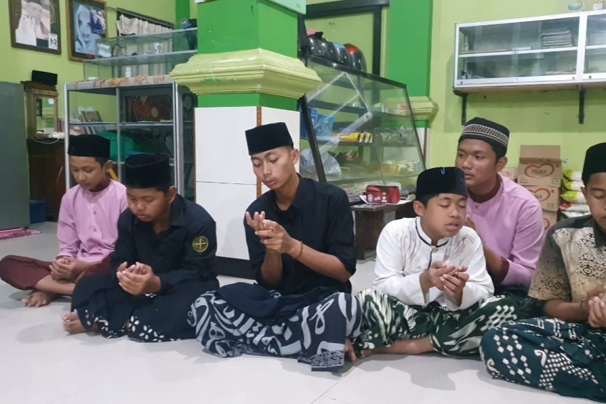 Picsart_23-08-01_21-13-50-598